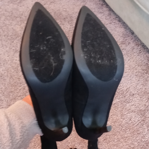 (SOLD) Black Tie Up Heels - Picture 4 of 4